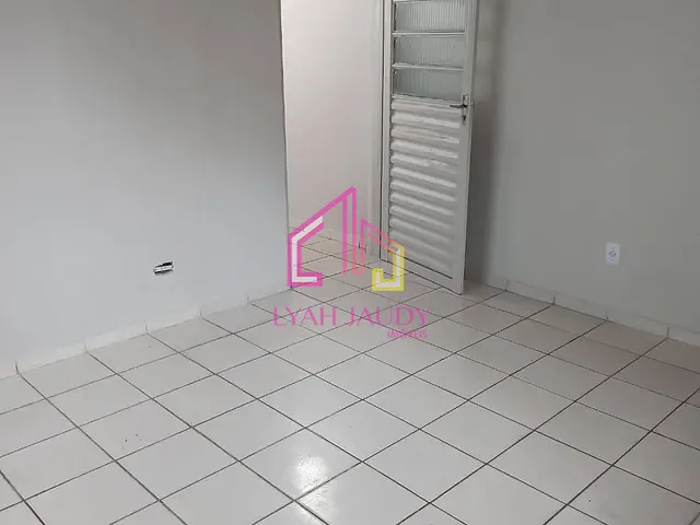 Casa com 123m² 3 quartos e 1 banheiro, à venda, no bairro Duque de Caxias em Cuiabá
