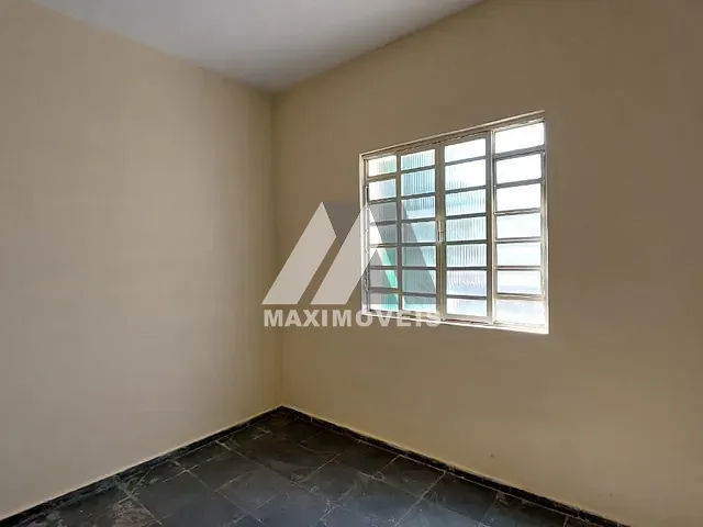 Casa com 540m² 5 quartos e 2 banheiros, à venda ou para alugar, no bairro Esplanada em Araçuaí