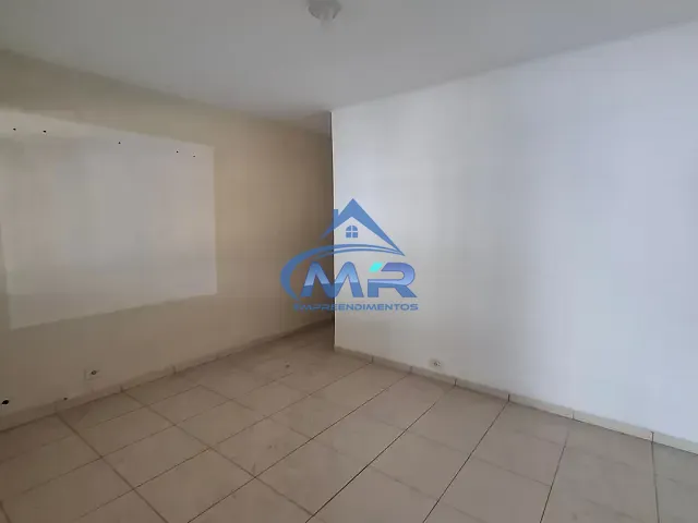 Casa 2 quartos e 1 banheiro, para alugar, no bairro Jardim Laone em São Paulo