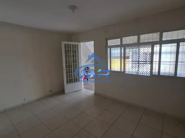 Casa 2 quartos e 1 banheiro, para alugar, no bairro Jardim Laone em São Paulo