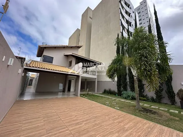 Casa 4 quartos e 5 banheiros, para alugar, no bairro Candeias em Vitória da Conquista