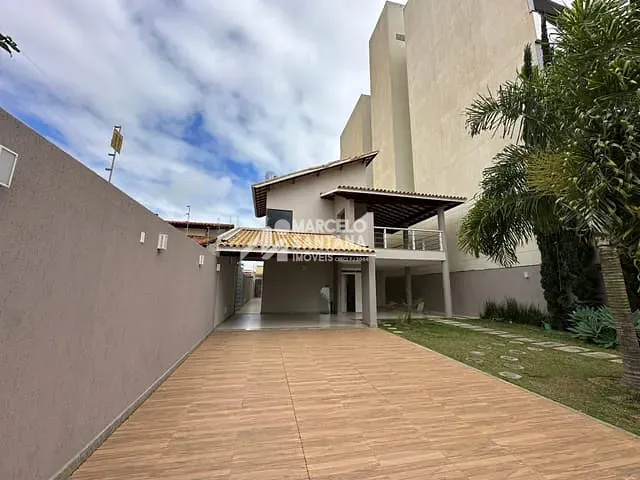 Casa 4 quartos e 5 banheiros, para alugar, no bairro Candeias em Vitória da Conquista