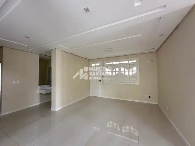 Casa 4 quartos e 5 banheiros, para alugar, no bairro Candeias em Vitória da Conquista