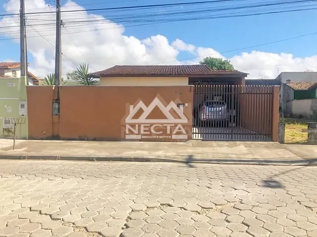 Casa com 250m² 2 quartos e 2 banheiros, à venda, no bairro Golfinhos em Caraguatatuba