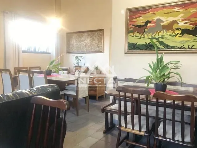 Casa com 250m² 2 quartos e 2 banheiros, à venda, no bairro Golfinhos em Caraguatatuba
