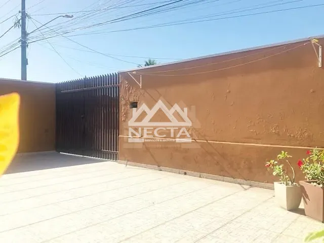 Casa com 250m² 2 quartos e 2 banheiros, à venda, no bairro Golfinhos em Caraguatatuba