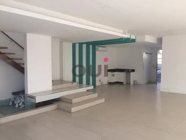 Casa com 250m², para alugar, no bairro Vila Uberabinha em São Paulo