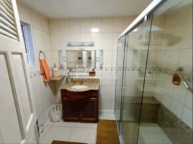 Casa com 344m² 4 quartos e 5 banheiros, à venda, no bairro Centro em Pelotas