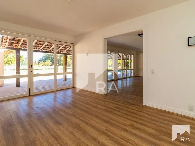 Casa com 36000m² 4 quartos e 4 banheiros, à venda, no bairro Setor de Habitações Individuais Sul em Brasília