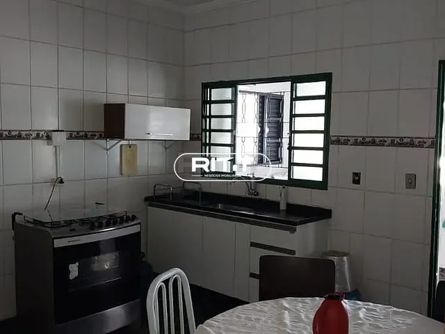 Casa com 300m² 3 quartos e 1 banheiro, à venda, no bairro Parque da Figueira em Campinas