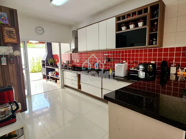 Casa com 300m² 3 quartos e 2 banheiros, à venda, no bairro Loteamento Residencial Campos do Conde II em Tremembé