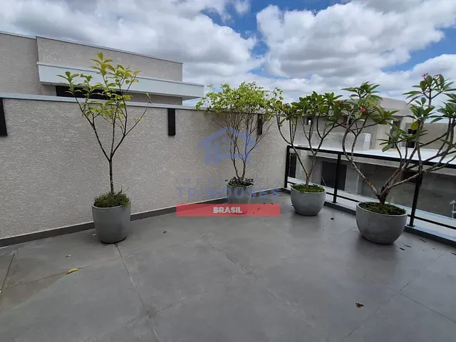 Casa 4 quartos e 3 banheiros, à venda, no bairro Xaxim em Curitiba