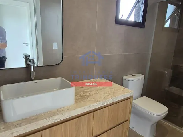 Casa 4 quartos e 3 banheiros, à venda, no bairro Xaxim em Curitiba