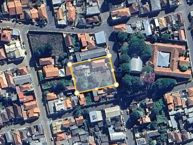 Casa com 340m² 4 quartos e 3 banheiros, à venda, no bairro Centro em Itararé
