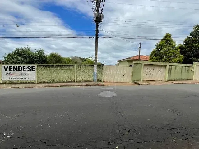 Casa com 340m² 4 quartos e 3 banheiros, à venda, no bairro Centro em Itararé
