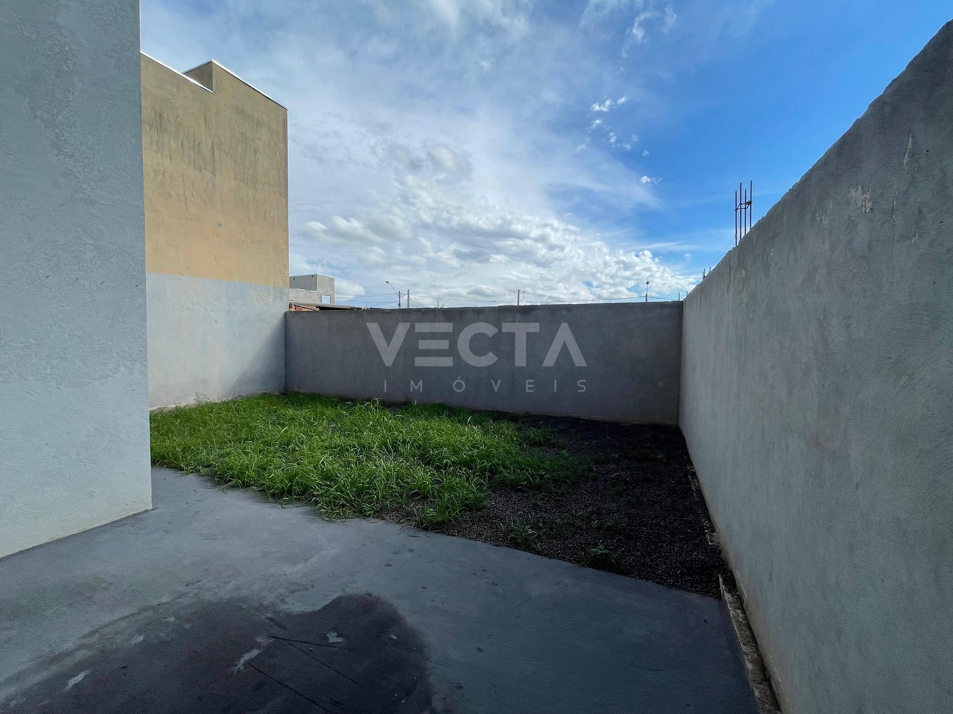 Casa à venda com 2 quartos, 65m² - Foto 3