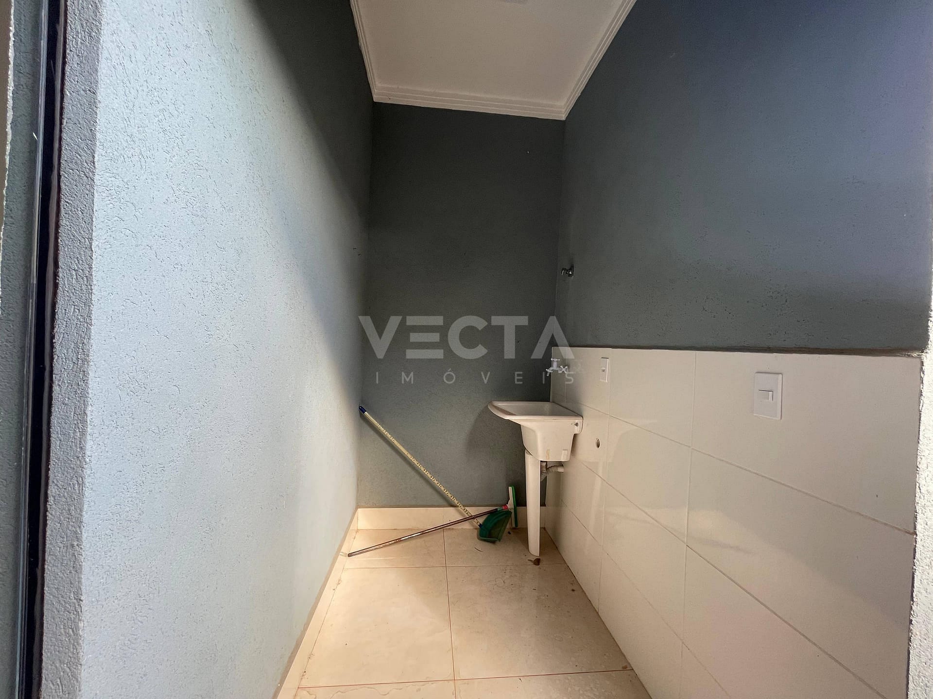 Casa à venda com 2 quartos, 65m² - Foto 4
