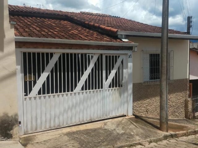 Casa com 111m² 2 quartos e 1 banheiro, à venda, no bairro Cambui em Cambuí