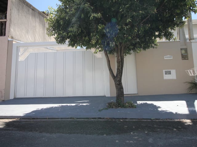 Casa com 160m² 2 quartos e 2 banheiros, à venda, no bairro Jardim Lucas Teixeira em São João da Boa Vista