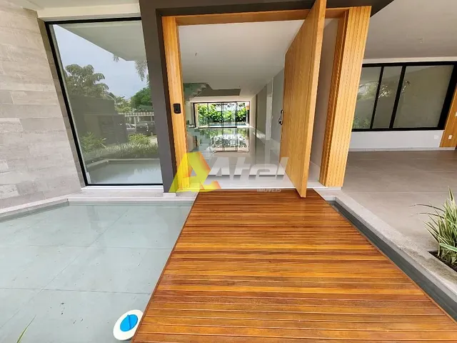Casa com 600m² 5 quartos e 9 banheiros, à venda, no bairro Barra da Tijuca em Rio de Janeiro