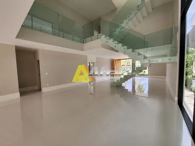 Casa com 600m² 5 quartos e 9 banheiros, à venda, no bairro Barra da Tijuca em Rio de Janeiro