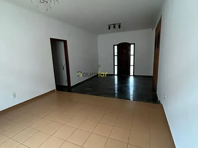 Casa com 242m² 2 quartos e 1 banheiro, à venda, no bairro Jardim América em Bauru