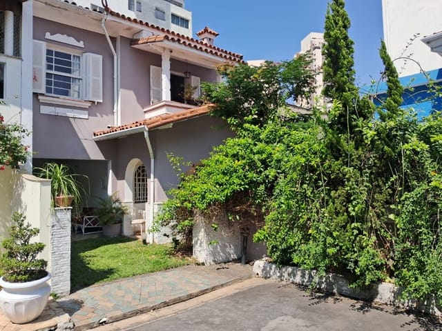 Casa com 218m² 5 quartos e 4 banheiros, à venda, no bairro Aclimação em São Paulo