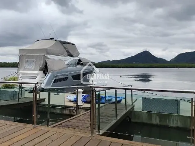 Casa 5 quartos e 5 banheiros, à venda, no bairro Balneario Praia do Perequê em Guarujá