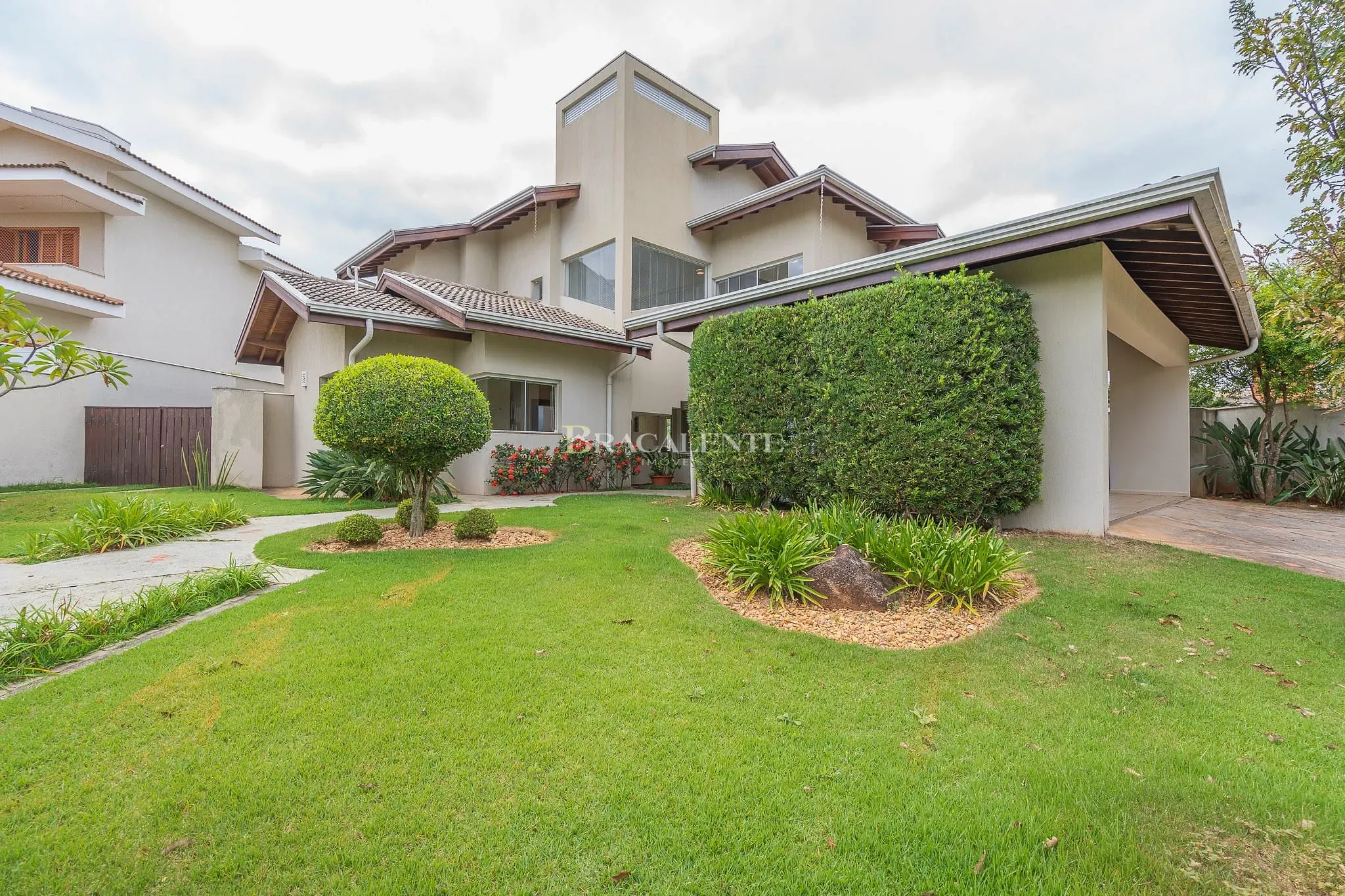 Casa, 4 quartos, 382 m² - Foto 1