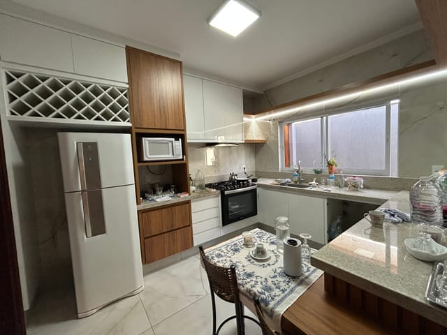 Casa 3 quartos e 5 banheiros, à venda, no bairro Jardim Riviera em Franca