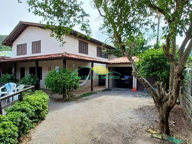 Casa com 363m² 3 quartos e 4 banheiros, à venda, no bairro Morro das Pedras em Florianópolis