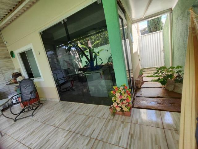 Casa 4 quartos e 3 banheiros, à venda, no bairro Jardins Mangueiral (Jardim Botânico) em Brasília