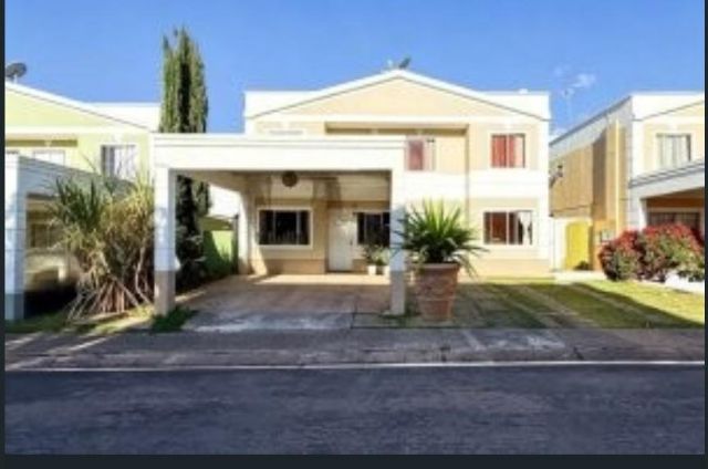 Casa 4 quartos e 3 banheiros, à venda, no bairro Jardins Mangueiral (Jardim Botânico) em Brasília