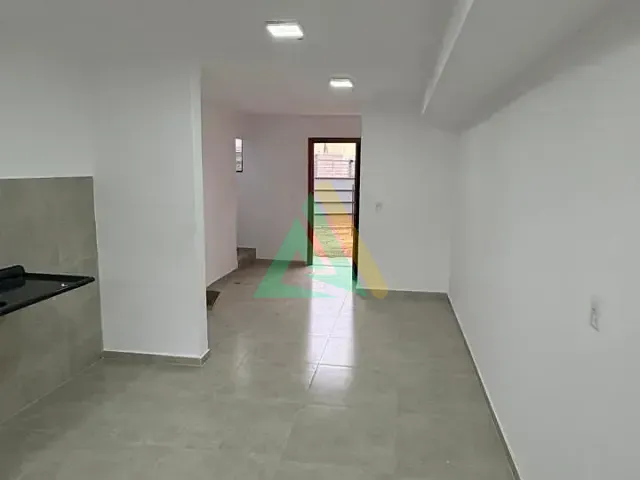 Casa 2 quartos e 3 banheiros, para alugar, no bairro Jardim Primavera em Mogi Mirim