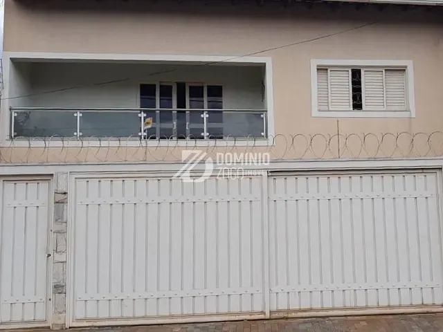 Casa com 1m² 5 quartos e 3 banheiros, à venda, no bairro Nossa Senhora da Abadia em Uberaba