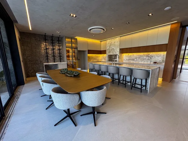 Casa com 924m² 4 quartos e 6 banheiros, à venda, no bairro Hectares Park & Resort em Dourados