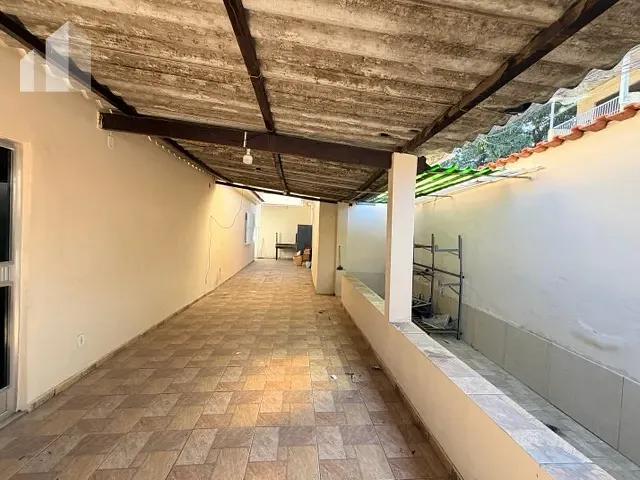 Casa com 250m² 3 quartos e 2 banheiros, para alugar, no bairro Cerâmica em Nova Iguaçu