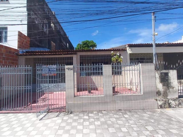Casa 3 quartos e 1 banheiro, à venda, no bairro Cirurgia em Aracaju
