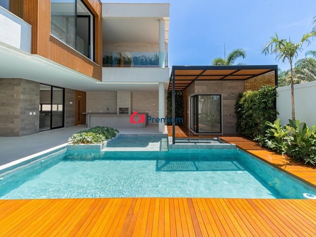 Casa 5 quartos e 6 banheiros, à venda, no bairro Barra da Tijuca em Rio de Janeiro