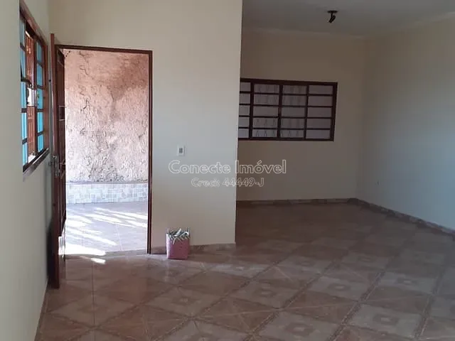 Casa com 226m² 3 quartos e 3 banheiros, à venda, no bairro Parque Florianópolis em Jaguariúna