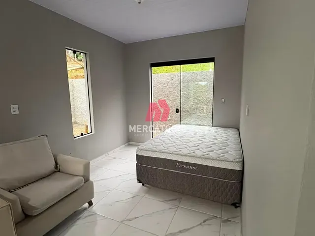 Casa 1 quarto e 1 banheiro, para alugar, no bairro Badenfurt em Blumenau