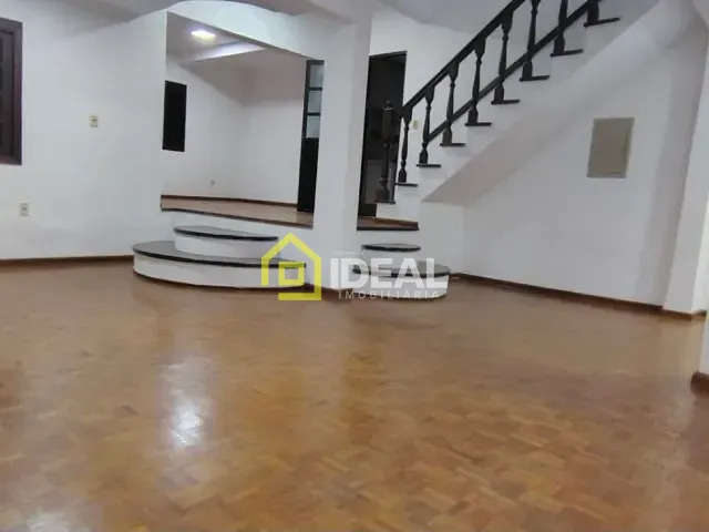 Casa 4 quartos e 4 banheiros, para alugar, no bairro Cinquentenário em Concórdia