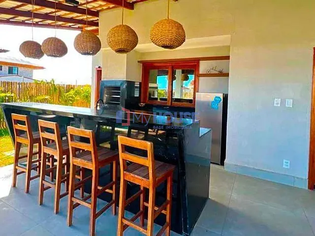 Casa com 450m² 5 quartos e 6 banheiros, à venda, no bairro Olivença em Ilhéus