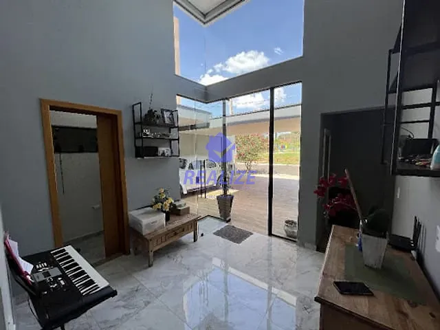 Casa com 350m² 3 quartos e 2 banheiros, à venda, no bairro Vila Eny em Botucatu