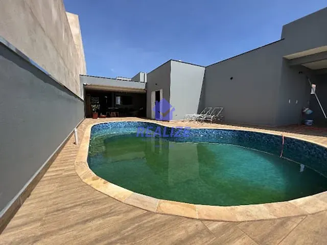 Casa com 350m² 3 quartos e 2 banheiros, à venda, no bairro Vila Eny em Botucatu