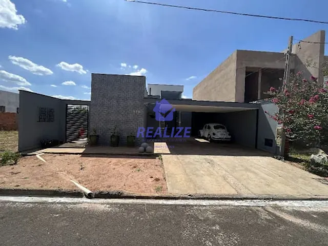 Casa com 350m² 3 quartos e 2 banheiros, à venda, no bairro Vila Eny em Botucatu