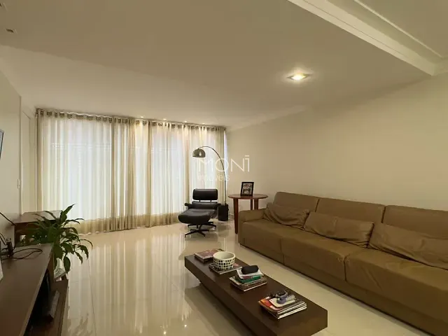Casa 4 quartos e 5 banheiros, à venda, no bairro Asa Norte em Brasília