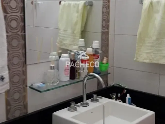 Casa com 250m² 3 quartos e 1 banheiro, à venda, no bairro Residencial Furlan em Santa Bárbara D'Oeste