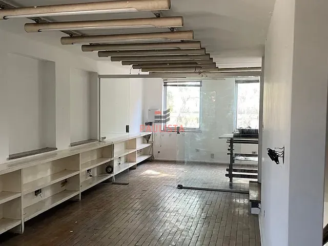 Casa à venda ou para alugar, no bairro Vila Clementino em São Paulo