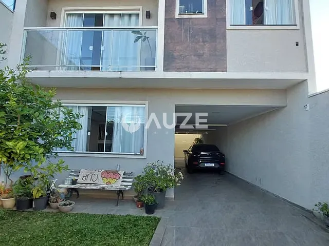 Casa 3 quartos e 4 banheiros, à venda, no bairro Xaxim em Curitiba